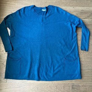 Women's Tea and Rose Boutique Oversized Sweater- Size S/M